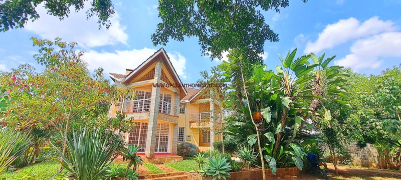 3BEDROOM EXECUTIVE STANDALONE HOUSE IN RUNDA